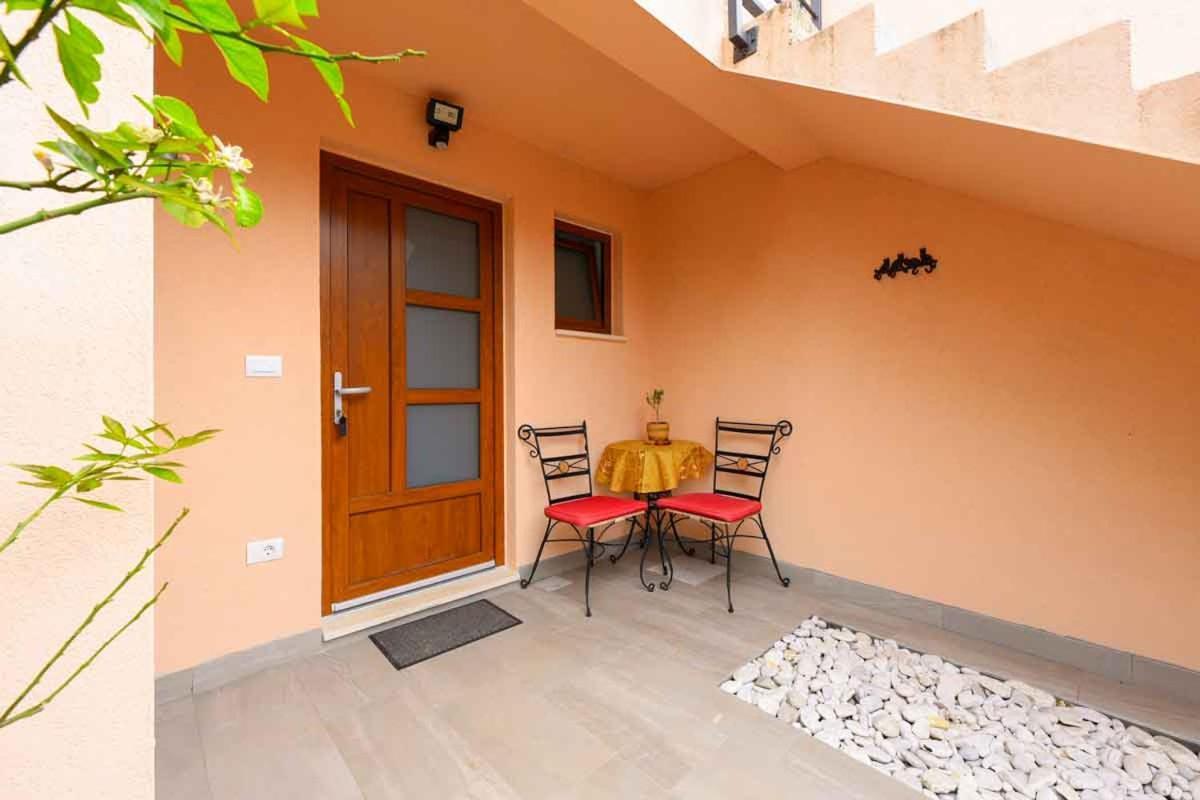 Apartments Ina & Ika Ρόβινι Εξωτερικό φωτογραφία