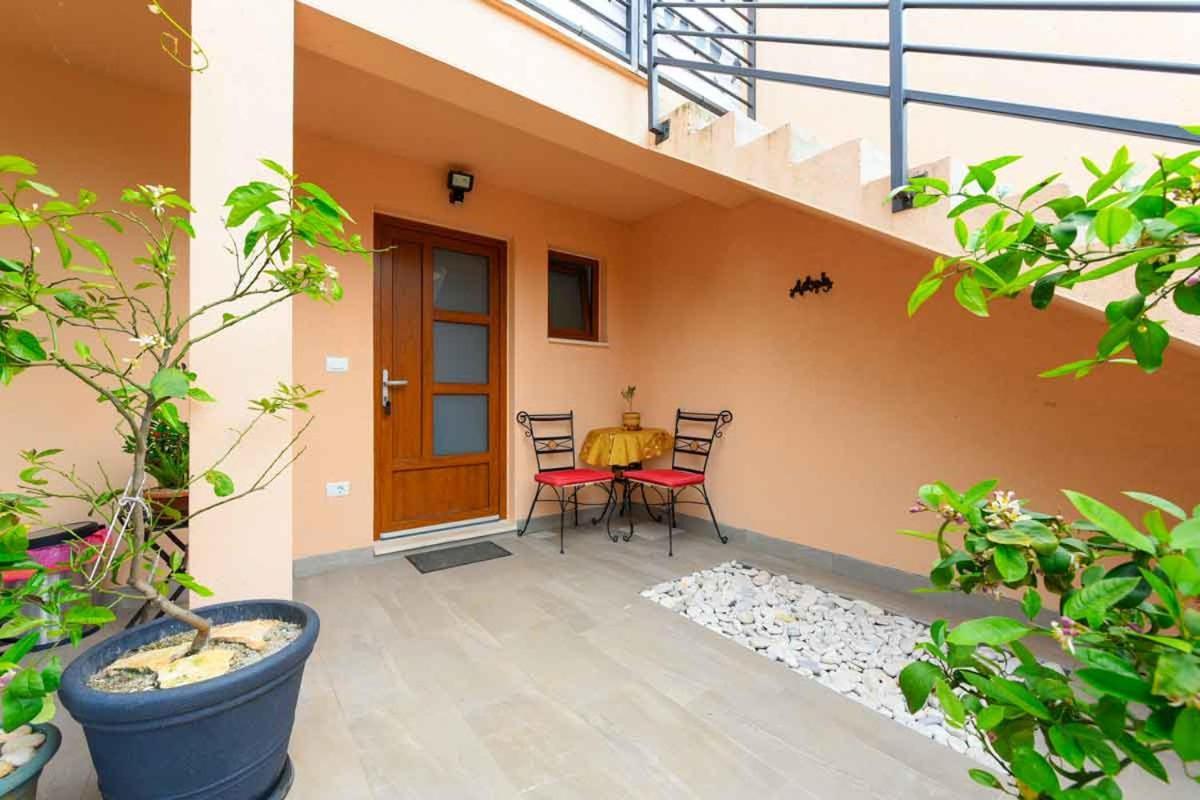 Apartments Ina & Ika Ρόβινι Εξωτερικό φωτογραφία