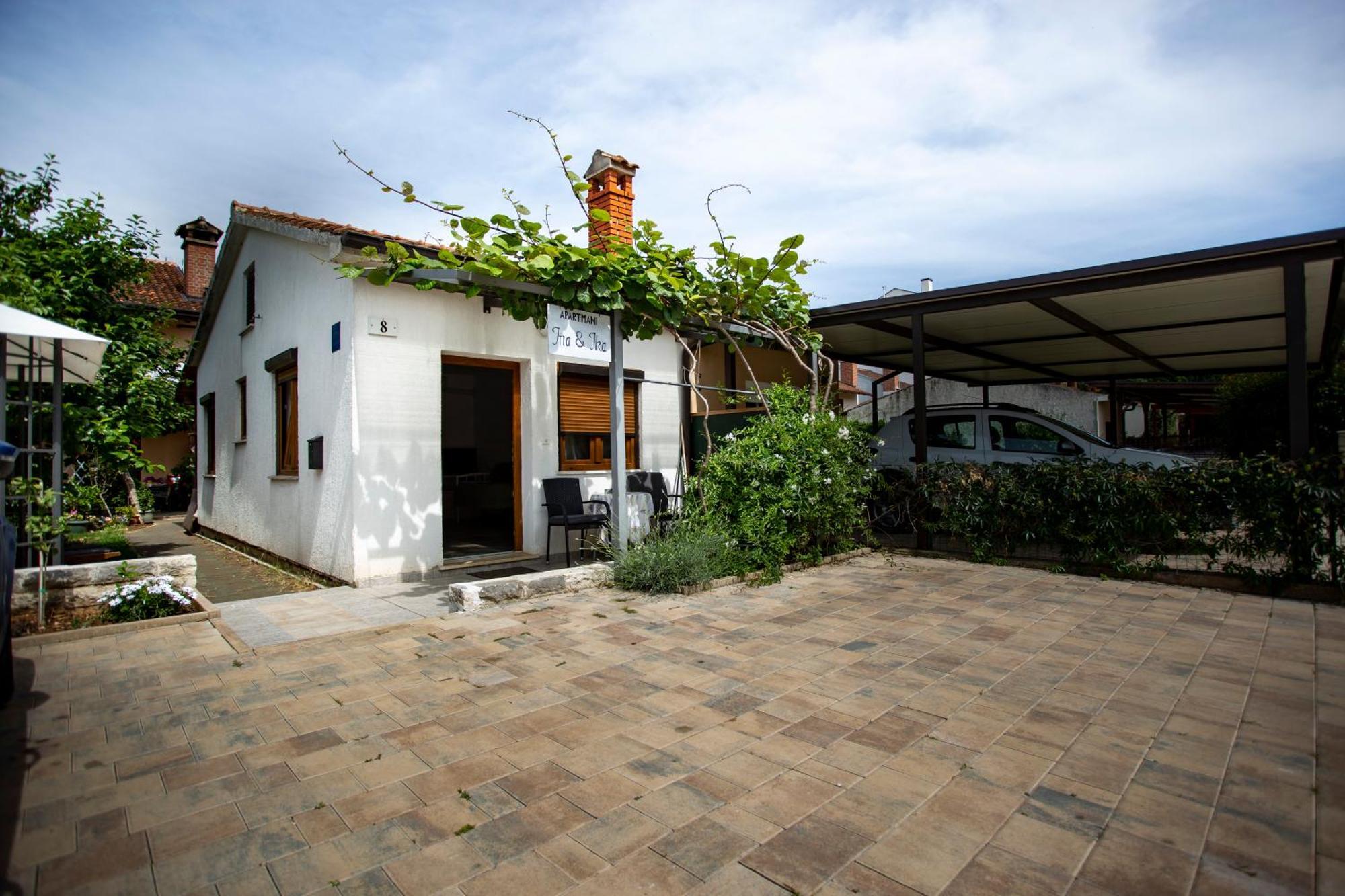 Apartments Ina & Ika Ρόβινι Εξωτερικό φωτογραφία