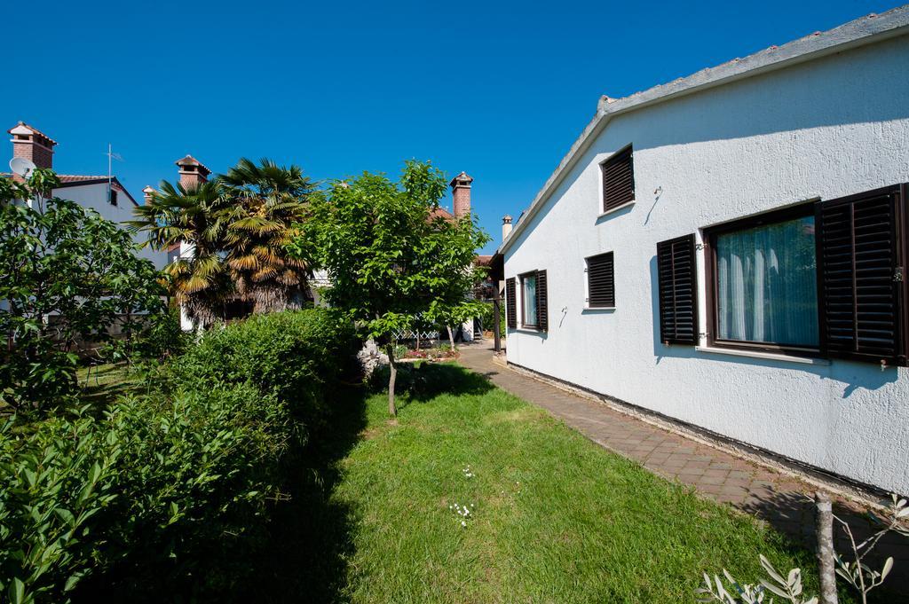Apartments Ina & Ika Ρόβινι Εξωτερικό φωτογραφία