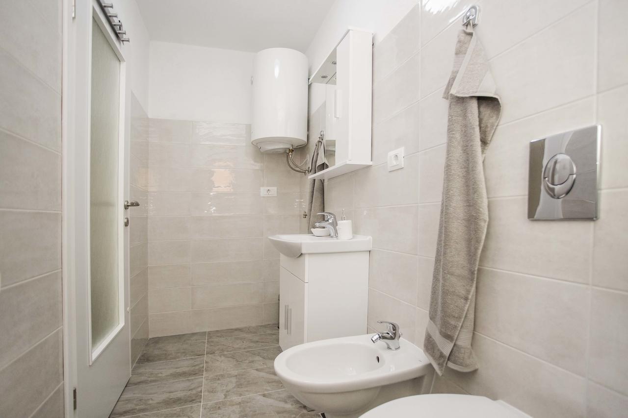 Apartments Ina & Ika Ρόβινι Εξωτερικό φωτογραφία